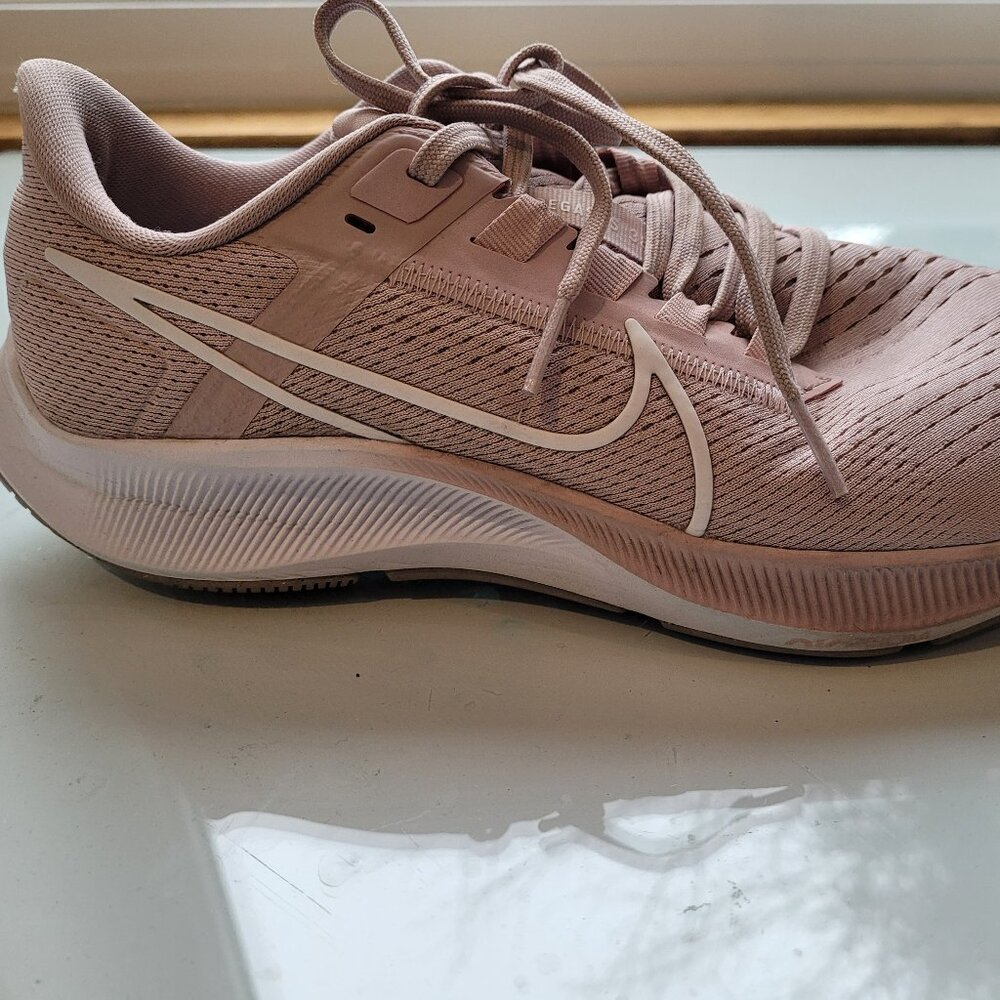 Women's Nike Air Zoom Pegasus 38 Trainers in Barely Rose Size US 9 - Picture 6 of 10